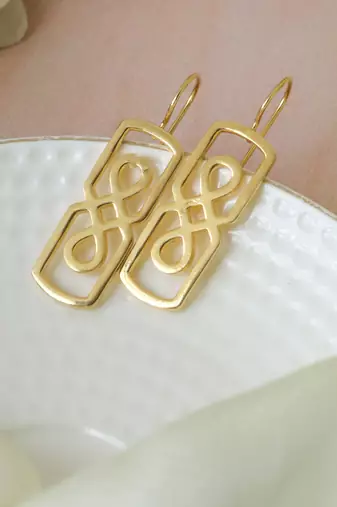 Elegant gold plated hook earring