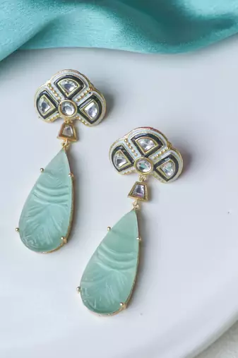 Elegant mint carving stone earring