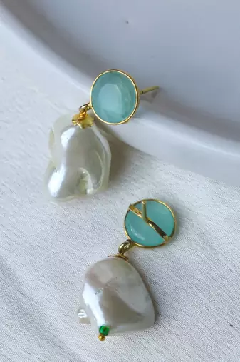 Simple aqua studs with natural drop