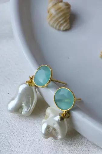 Simple aqua studs with natural drop