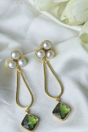 Handcrafted transparent basil western earring