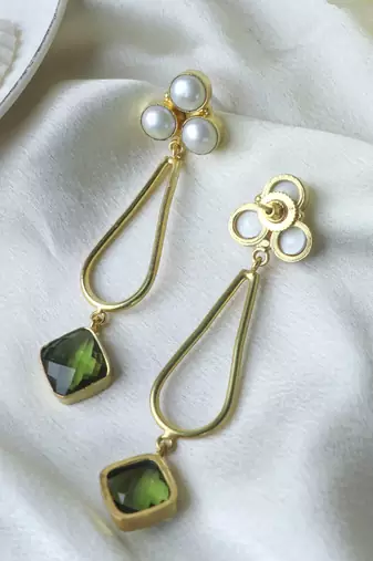 Handcrafted transparent basil western earring