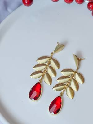 Statement leaf blood red stone earring 1
