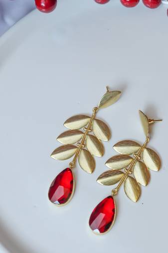 Statement leaf blood red stone earring