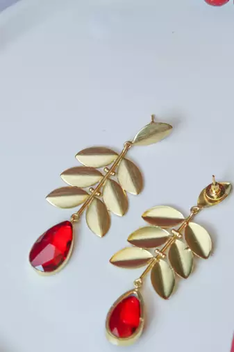 Statement leaf blood red stone earring