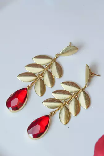 Statement leaf blood red stone earring