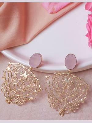 Handcrafted heart shape pink earring 1