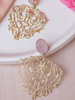 Handcrafted heart shape pink earring 3