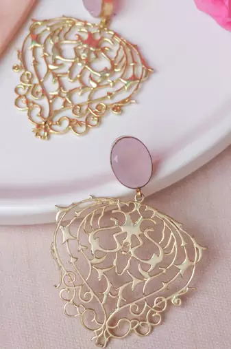 Handcrafted heart shape pink earring