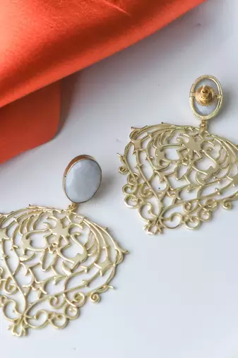 Handcrafted heart shape white earring