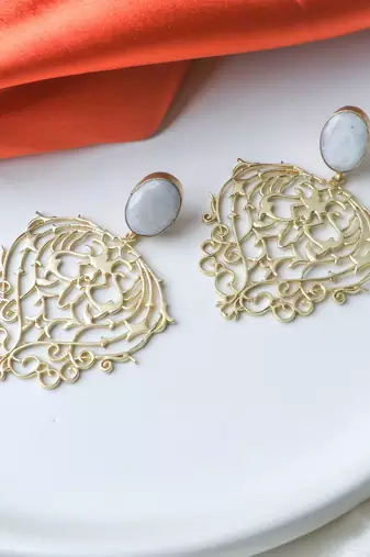 Handcrafted heart shape white earring