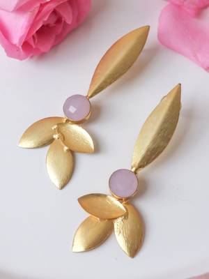 Western pink leaf earring 1