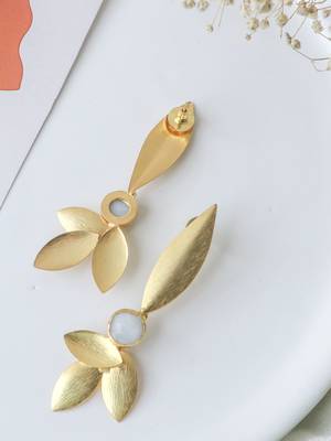 Western white leaf earring 2