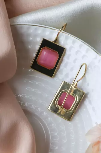Stylish black-pink hook earring