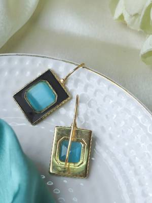 Stylish black-aqua hook earring 2