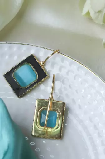 Stylish black-aqua hook earring