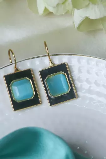 Stylish black-aqua hook earring