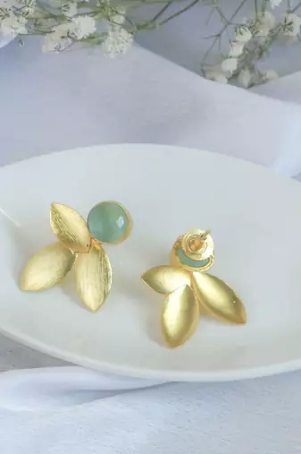 Delight mint leaf studs