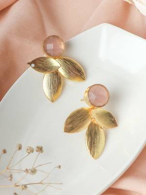 Delight pink leaf studs 3