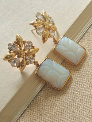 Handcrafted craving stone earring 3