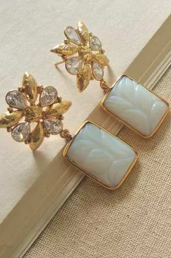 Handcrafted craving stone earring