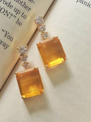 Delight champagne gold plated studs 1