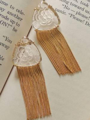 Western white craving stone chain earring 1