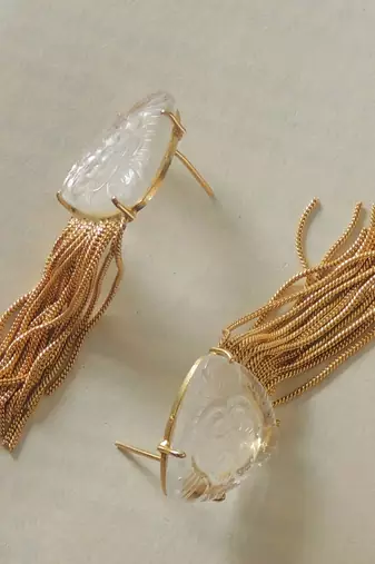 Western white craving stone chain earring