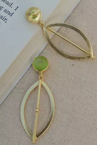 Handmade gold-plated pista earrings