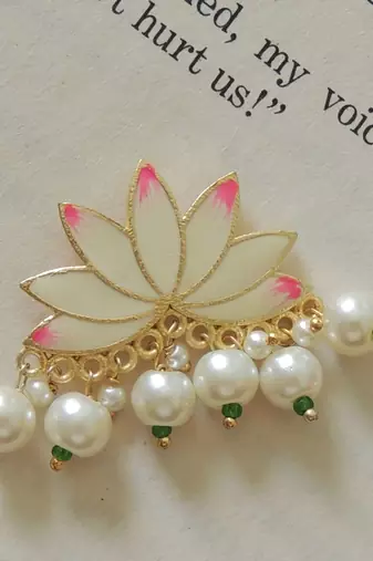 Delight lotus enamel pearl studs