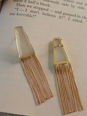 Western mona white chain earring 2