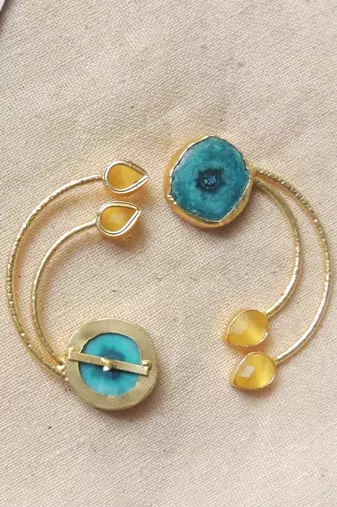 Western natural stone wired earring