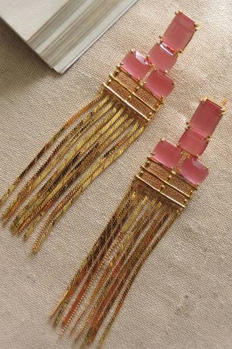 Stylish pink gold plated chain earring