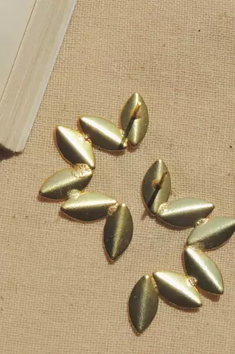 Plain gold plated leaf studs