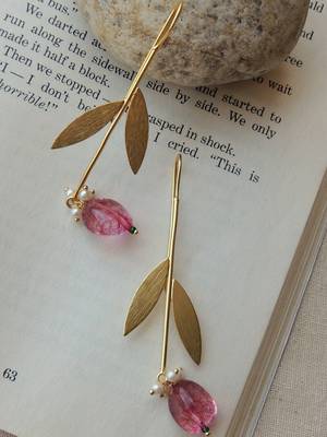 Western u-hook leaf earring - pink 2