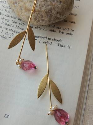 Western u-hook leaf earring - pink 3