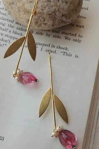 Western u-hook leaf earring - pink