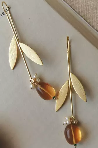 Western u-hook leaf earring - champagne