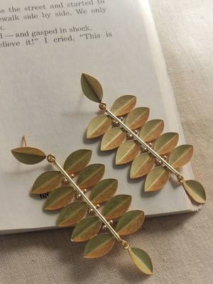 Gold leaf shape statement earring 1