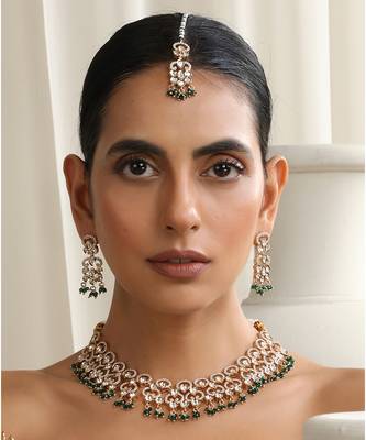 Green rose gold polki necklace set with maang tikka 1