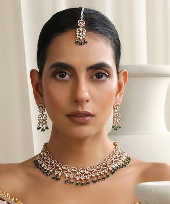 Green rose gold polki necklace set with maang tikka 2