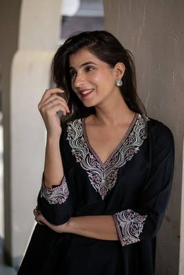 Black short kurta embroidered co-ord set. 4