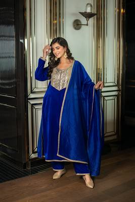 Velvet electric blue long slit kurta set 5