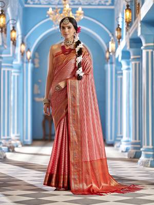 Light Pink  Munga zari Kanjivaram Silk Blend With Zig Zag Pattern Saree  1