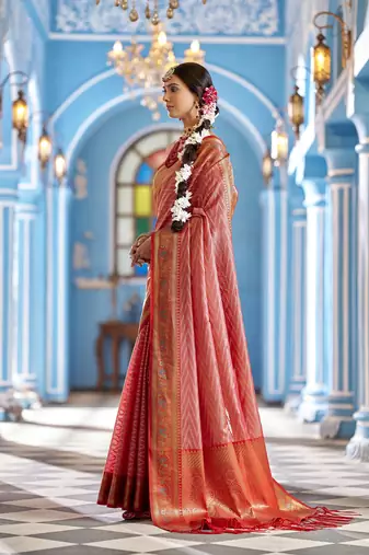 Light Pink  Munga zari Kanjivaram Silk Blend With Zig Zag Pattern Saree 