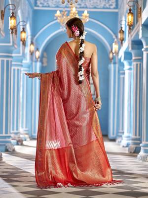 Light Pink  Munga zari Kanjivaram Silk Blend With Zig Zag Pattern Saree  5