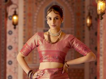 Cream  Munga zari Kanjivaram Silk Blend With Zig Zag Pattern Saree  6