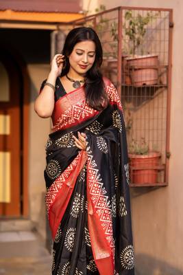 Black printed cotton slub saree with unstitched blouse piece 2