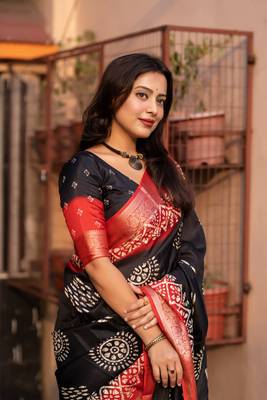 Black printed cotton slub saree with unstitched blouse piece 3