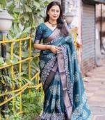 Green printed cotton slub saree with unstitched blouse piece